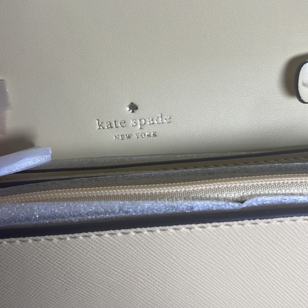 Kate Spade Dana Wallet on String Butter - Picture 14 of 16